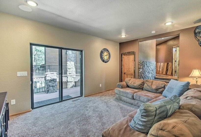 Outdoor Fireplace, Gas Grill: Luxe Heber Cabin!