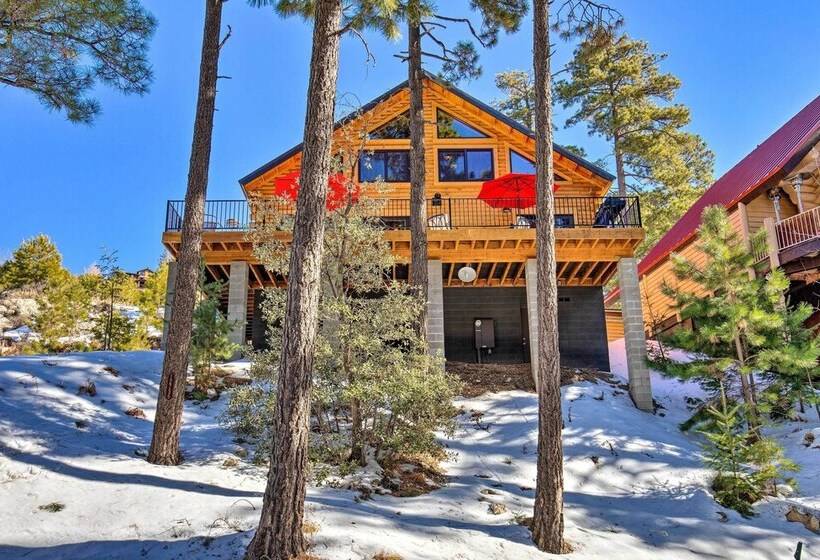 Luxury Mountain Cabin W/ Furnished Deck + Views!