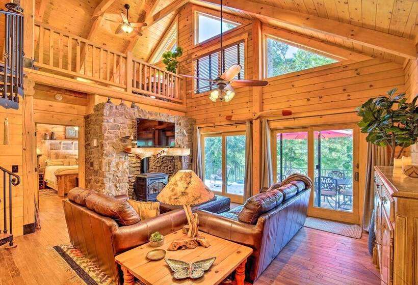Luxury Mountain Cabin W/ Furnished Deck + Views!