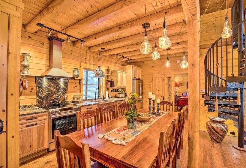 Luxury Mountain Cabin W/ Furnished Deck + Views!