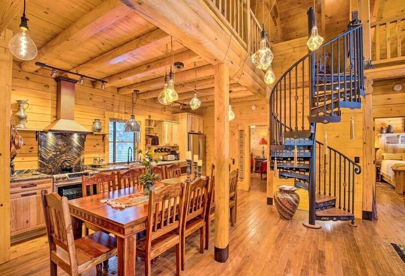 Luxury Mountain Cabin W/ Furnished Deck + Views!