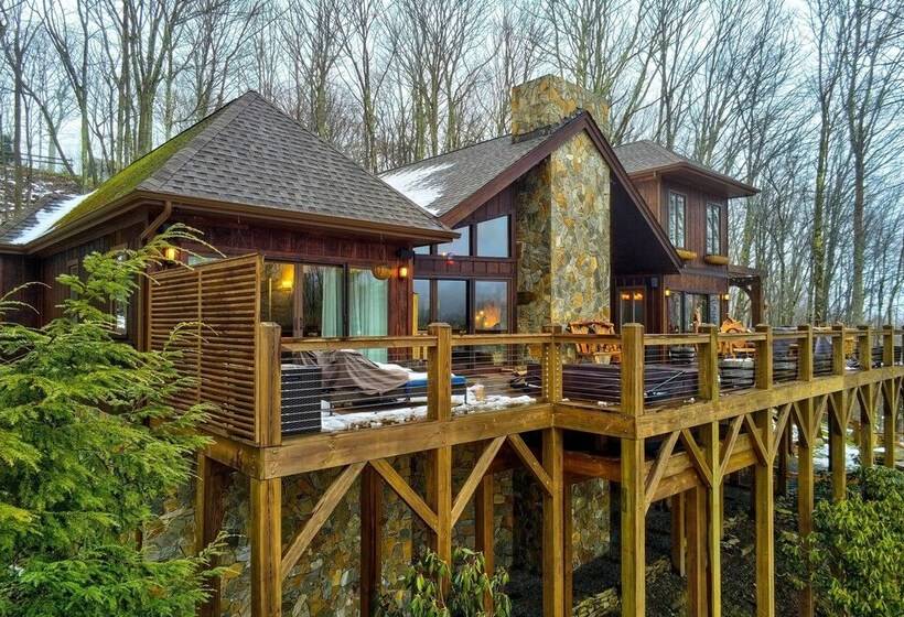 Luxe Beech Mtn Cabin W/ Hot Tub: 2 Mi To Skiing!