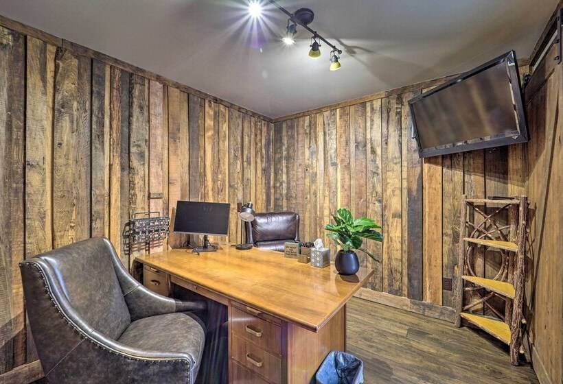 Luxe Beech Mtn Cabin W/ Hot Tub: 2 Mi To Skiing!