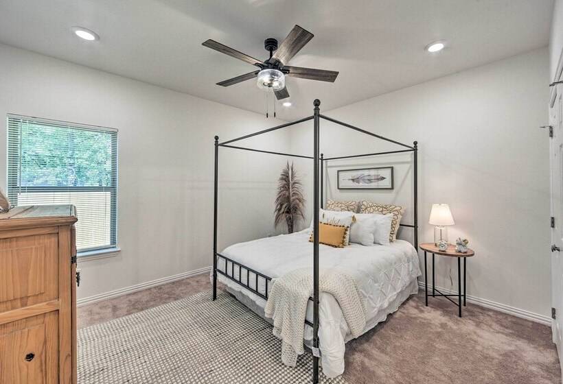 < 1/2 Mi To Lake + Boat Ramp: Mabank Home W/ Grill