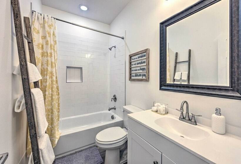 < 1/2 Mi To Lake + Boat Ramp: Mabank Home W/ Grill