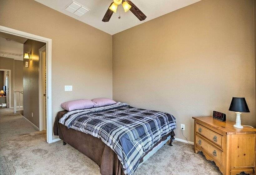 Maricopa Home W/ Outdoor Seating, 2 Mi To Golf!