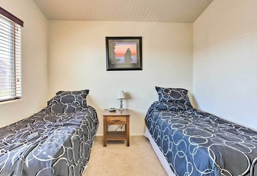 Maricopa House W/ Private Pool & Putting Green!