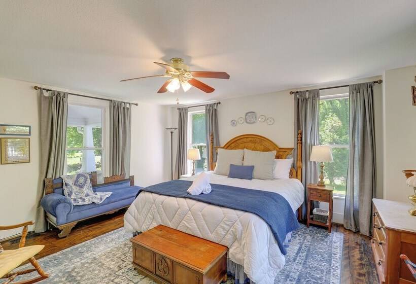 Marshall Cottage On 1895 Tobacco Farm W/ Hot Tub!