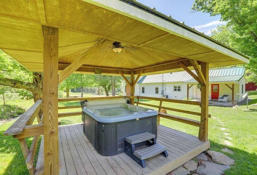 Marshall Cottage On 1895 Tobacco Farm W/ Hot Tub!
