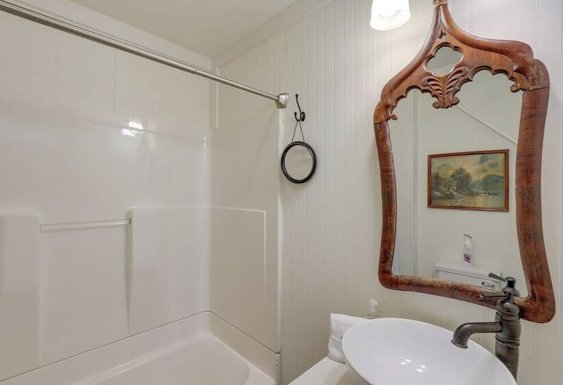 Marshall Cottage On 1895 Tobacco Farm W/ Hot Tub!
