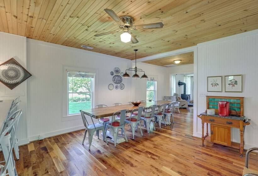 Marshall Cottage On 1895 Tobacco Farm W/ Hot Tub!