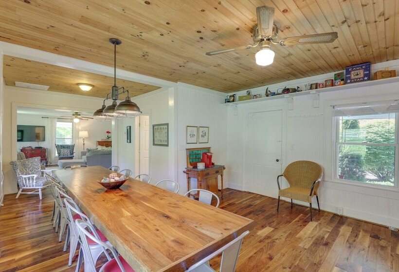 Marshall Cottage On 1895 Tobacco Farm W/ Hot Tub!