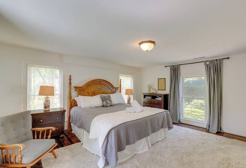 Marshall Cottage On 1895 Tobacco Farm W/ Hot Tub!