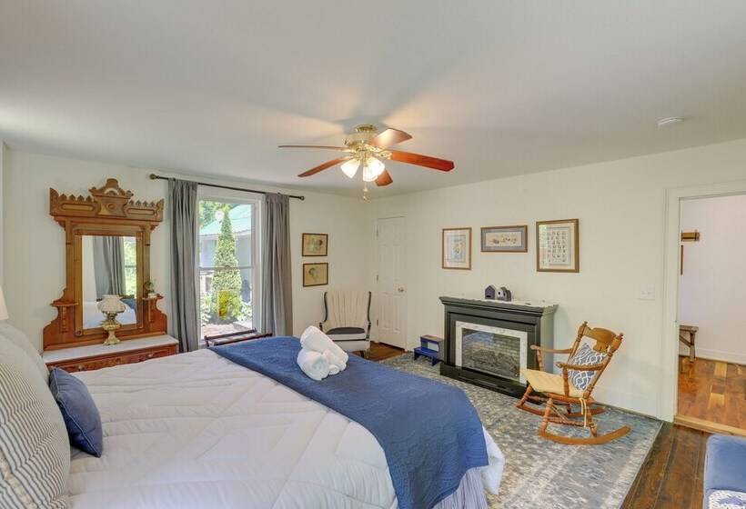 Marshall Cottage On 1895 Tobacco Farm W/ Hot Tub!