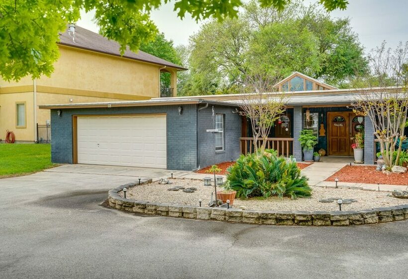 Deck & Gas Grill: Riverfront Mcqueeney Duplex