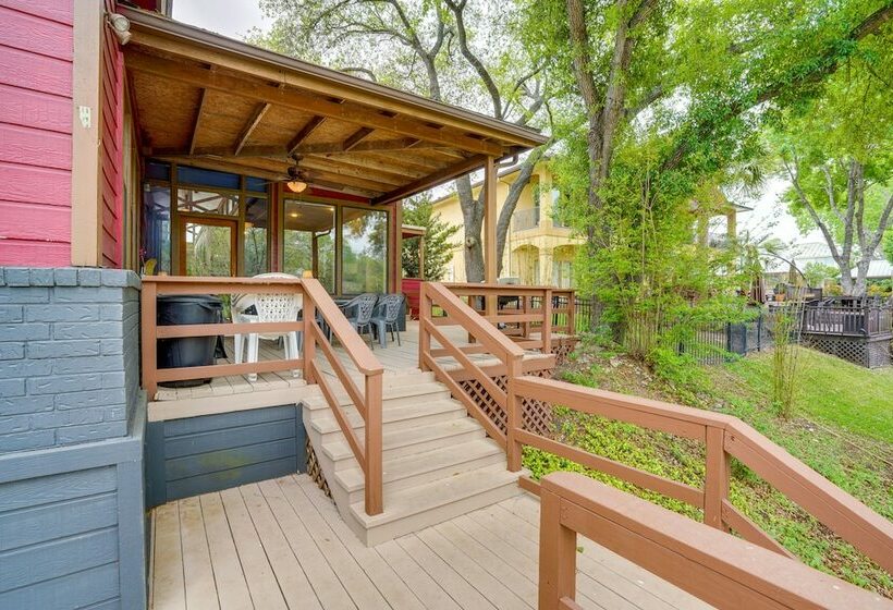 Deck & Gas Grill: Riverfront Mcqueeney Duplex