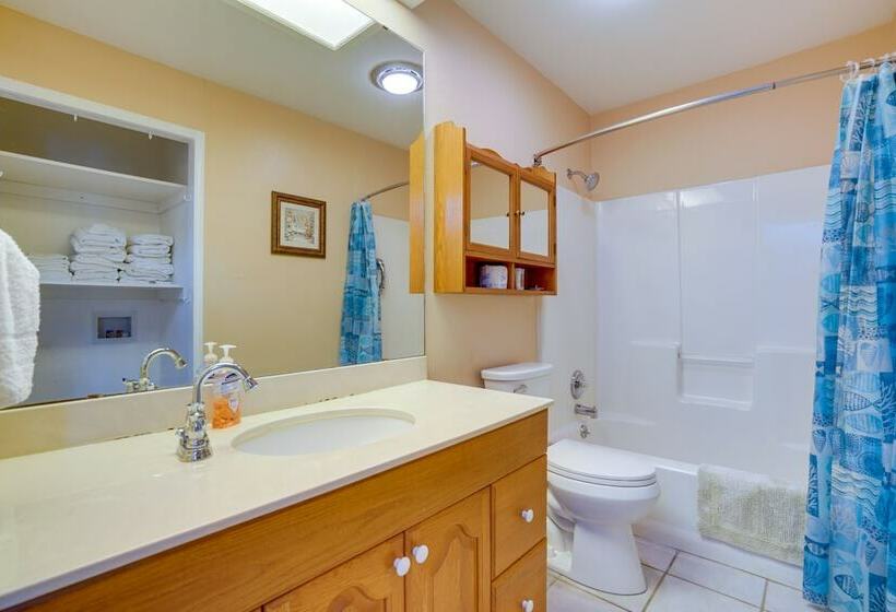 Deck & Gas Grill: Riverfront Mcqueeney Duplex