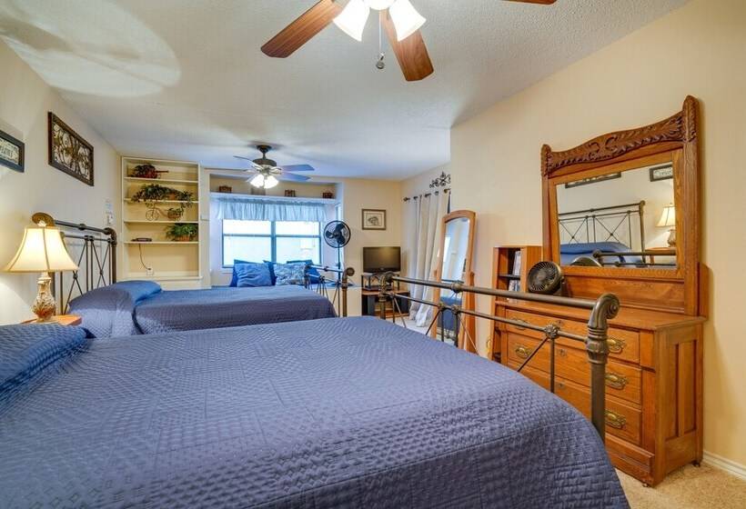 Deck & Gas Grill: Riverfront Mcqueeney Duplex