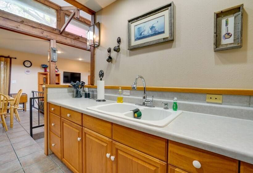 Deck & Gas Grill: Riverfront Mcqueeney Duplex