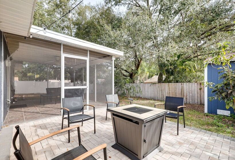 14 Mi To Dwtn Tampa Bay: Brandon Home W/ Fire Pit!
