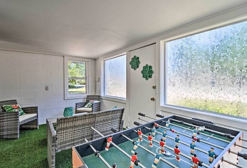 Stylish Dog Friendly Bungalow: Steps To Elk Lake