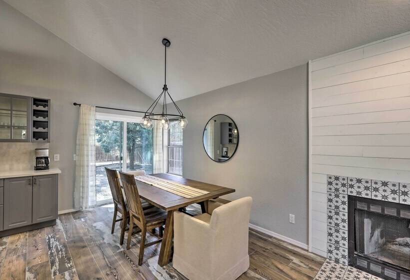 Modern Flagstaff Retreat ~ 4 Mi To Downtown!