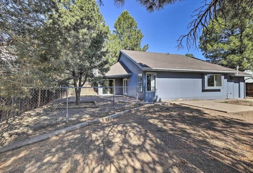 Modern Flagstaff Retreat ~ 4 Mi To Downtown!