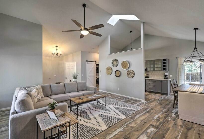 Modern Flagstaff Retreat ~ 4 Mi To Downtown!