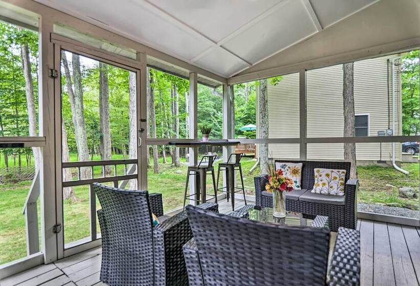 Lake & Pool Access: Home Near Tobyhanna State Park