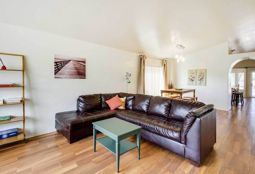 Modern Home W/ Patio & Mtn Views, 9 Mi To Tucson