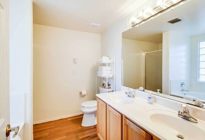 Modern Home W/ Patio & Mtn Views, 9 Mi To Tucson