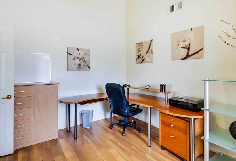 Modern Home W/ Patio & Mtn Views, 9 Mi To Tucson