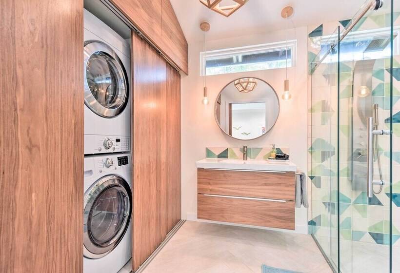 Modern Jacksonville Beach Retreat W/ Hot Tub!