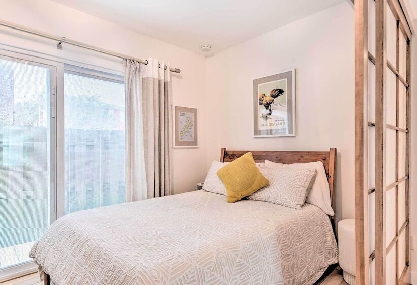 Modern Jacksonville Beach Retreat W/ Hot Tub!