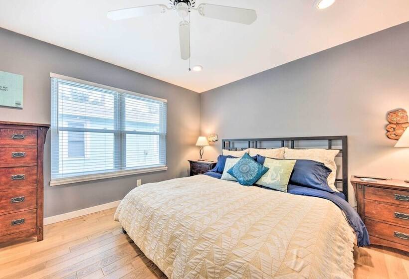 Modern Jacksonville Beach Retreat W/ Hot Tub!