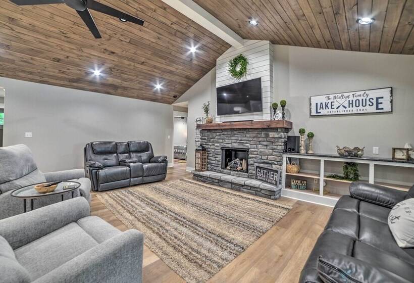 Modern Kentucky Lake Home W/ Deck, Dock, View