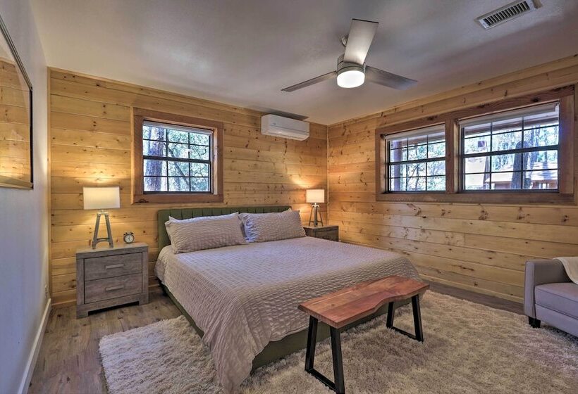 Deck, Games & Fire Pit: Modern Pine Cabin!