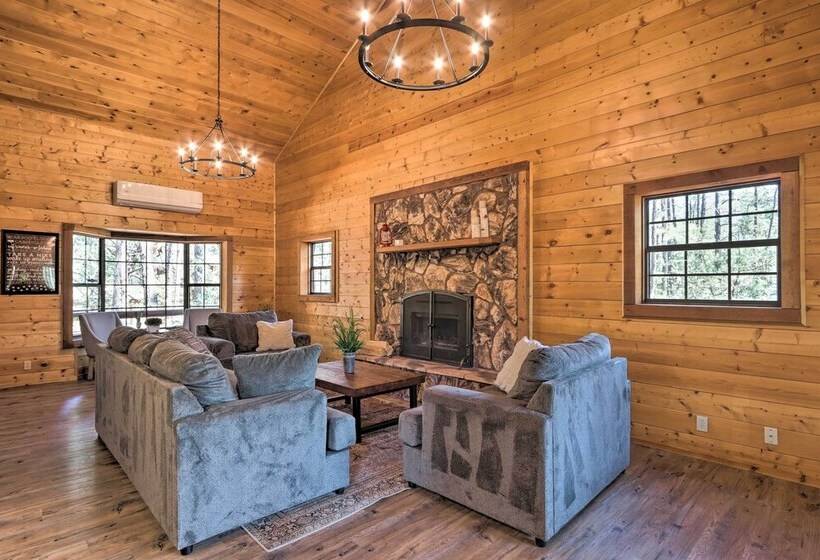 Deck, Games & Fire Pit: Modern Pine Cabin!