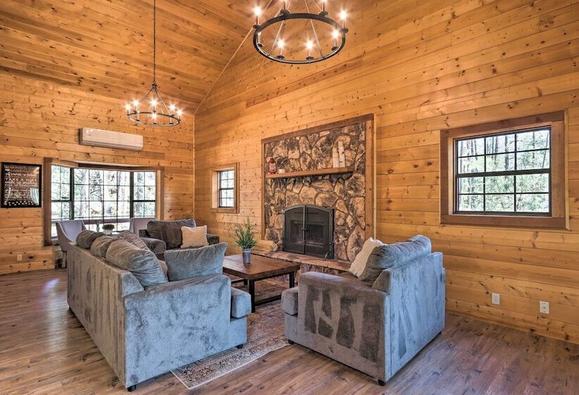 Deck, Games & Fire Pit: Modern Pine Cabin!