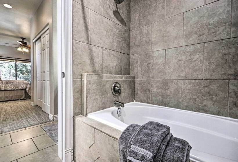 Modern Show Low Home W/ Bbq & Fire Pit!