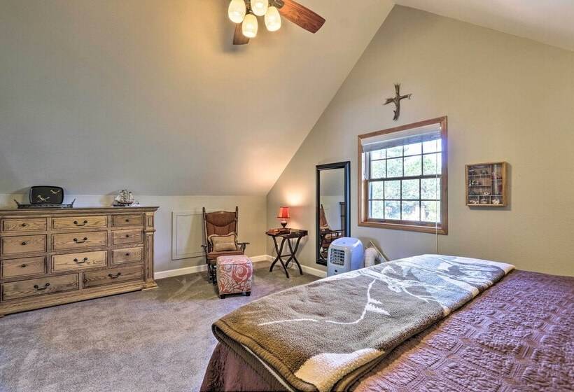 Modern Strawberry Cabin W/ Hammock, Deck, Fire Pit