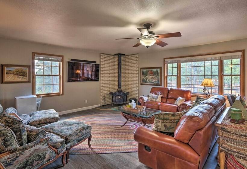 Modern Strawberry Cabin W/ Hammock, Deck, Fire Pit