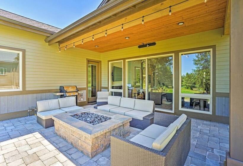 Mountain Base Lodge: 6 Miles To Downtown Bend