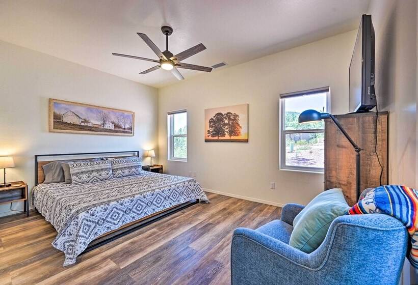 Mountain High Pines Retreat W/ Hot Tub + Views!