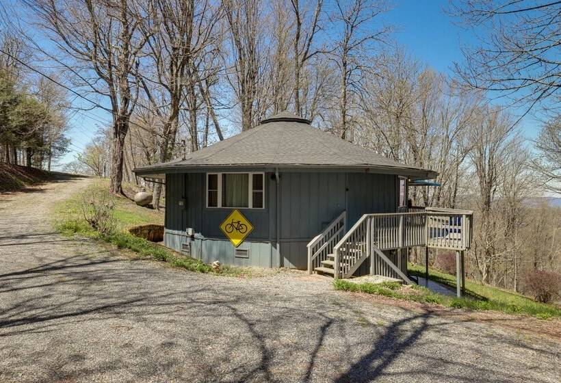 Mountaintop Mars Hill Cabin W/ Wraparound Deck!