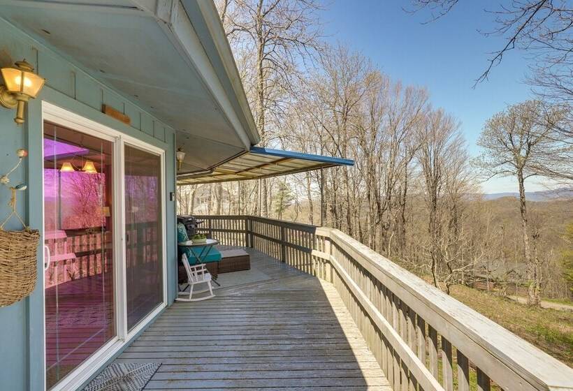 Mountaintop Mars Hill Cabin W/ Wraparound Deck!