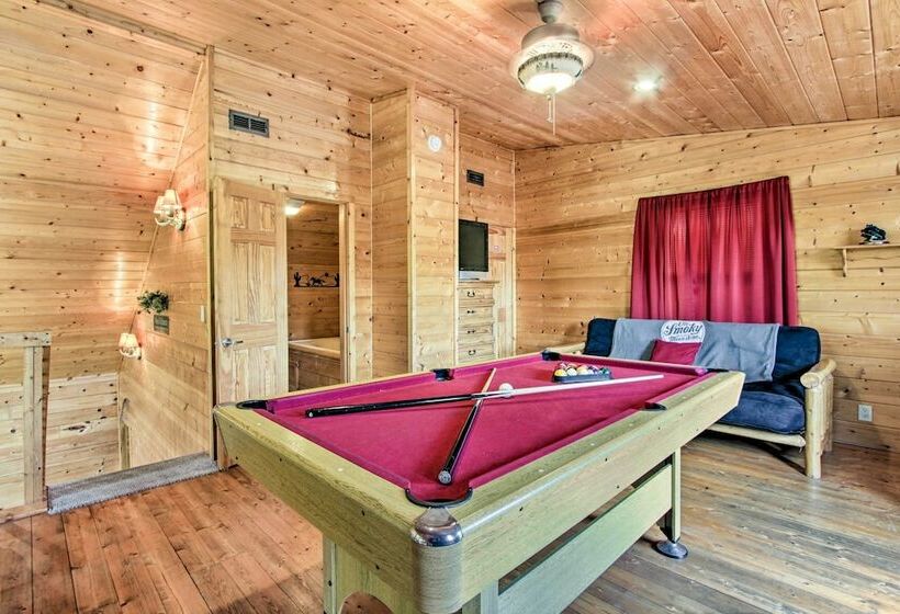Cabin W/ Hot Tub & Deck ~ 12 Mi To Pigeon Forge!