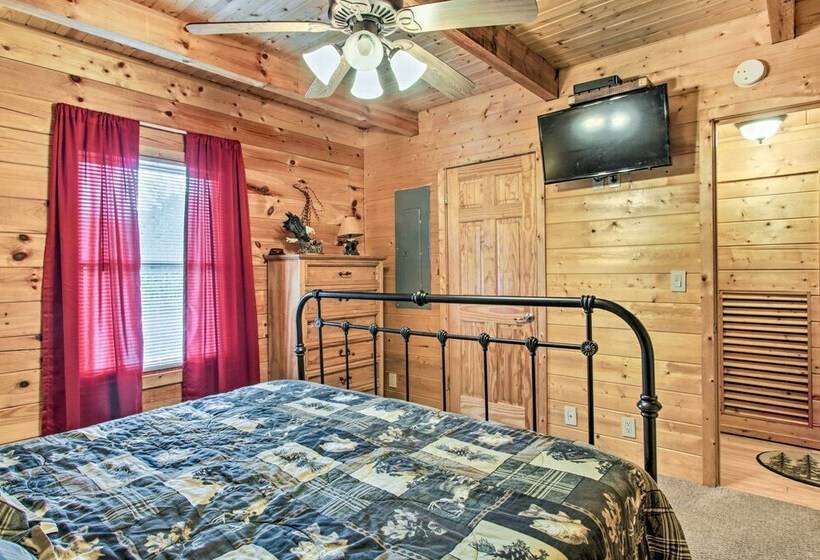 Cabin W/ Hot Tub & Deck ~ 12 Mi To Pigeon Forge!