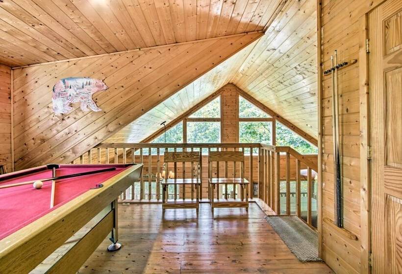 Cabin W/ Hot Tub & Deck ~ 12 Mi To Pigeon Forge!