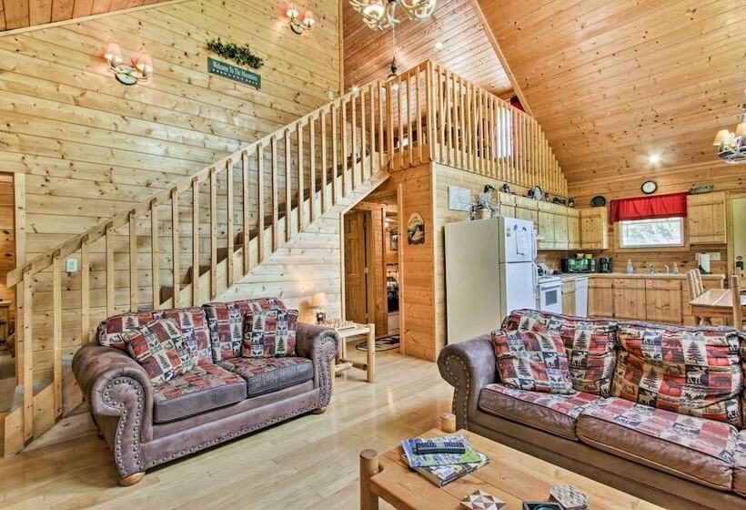 Cabin W/ Hot Tub & Deck ~ 12 Mi To Pigeon Forge!